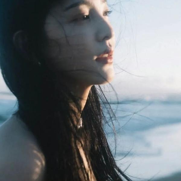 海边升起一座悬崖
